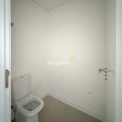 Apartamento com 117m², 3 quartos (sendo 1 suíte), 2 garagens, no bairro Centro em Florianópolis