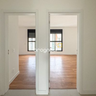 Apartamento com 117m², 3 quartos (sendo 1 suíte), 2 garagens, no bairro Centro em Florianópolis