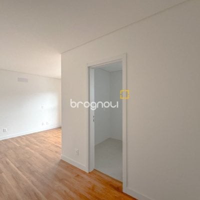 Apartamento com 117m², 3 quartos (sendo 1 suíte), 2 garagens, no bairro Centro em Florianópolis