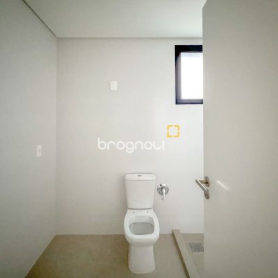 Apartamento com 117m², 3 quartos (sendo 1 suíte), 2 garagens, no bairro Centro em Florianópolis