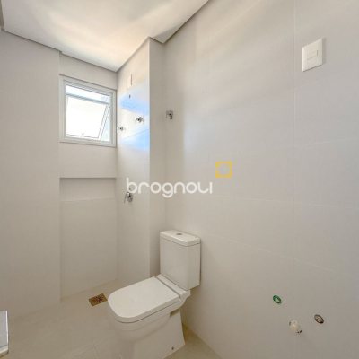 Apartamento com 68m², 2 quartos (sendo 1 suíte), 1 garagem, no bairro Trindade em Florianópolis