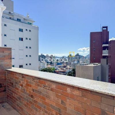 Cobertura com 107m², 3 quartos (sendo 2 suítes), 2 garagens, no bairro Trindade em Florianópolis