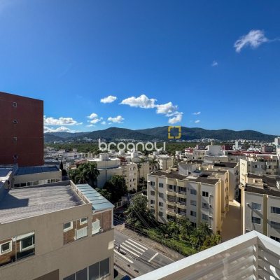 Cobertura com 107m², 3 quartos (sendo 2 suítes), 2 garagens, no bairro Trindade em Florianópolis