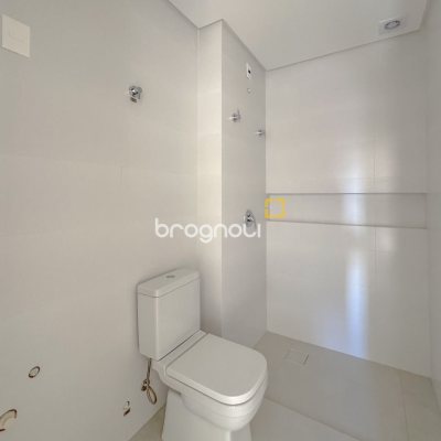 Cobertura com 107m², 3 quartos (sendo 2 suítes), 2 garagens, no bairro Trindade em Florianópolis