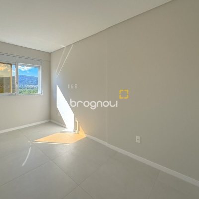 Cobertura com 107m², 3 quartos (sendo 2 suítes), 2 garagens, no bairro Trindade em Florianópolis