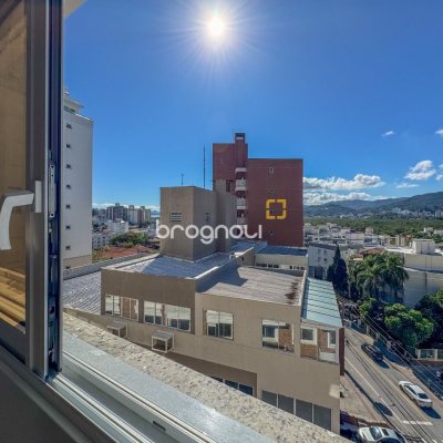 Cobertura com 107m², 3 quartos (sendo 2 suítes), 2 garagens, no bairro Trindade em Florianópolis