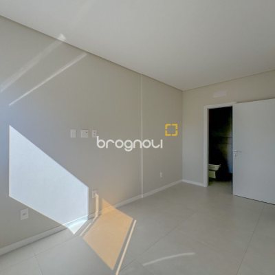 Cobertura com 107m², 3 quartos (sendo 2 suítes), 2 garagens, no bairro Trindade em Florianópolis