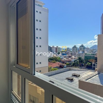 Cobertura com 107m², 3 quartos (sendo 2 suítes), 2 garagens, no bairro Trindade em Florianópolis