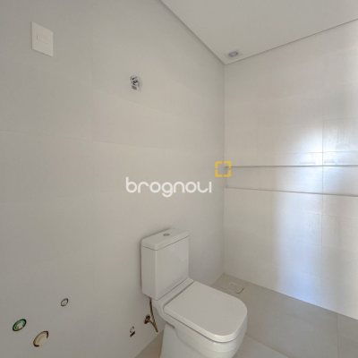 Cobertura com 107m², 3 quartos (sendo 2 suítes), 2 garagens, no bairro Trindade em Florianópolis