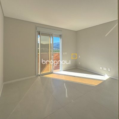 Cobertura com 107m², 3 quartos (sendo 2 suítes), 2 garagens, no bairro Trindade em Florianópolis