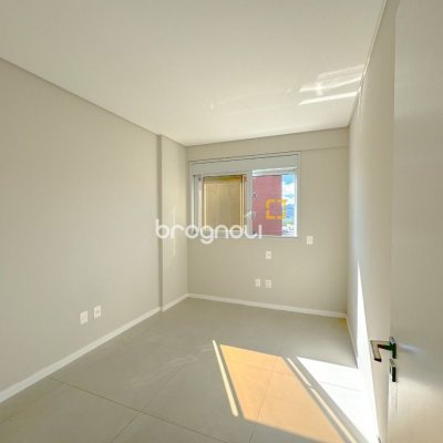 Cobertura com 107m², 3 quartos (sendo 2 suítes), 2 garagens, no bairro Trindade em Florianópolis