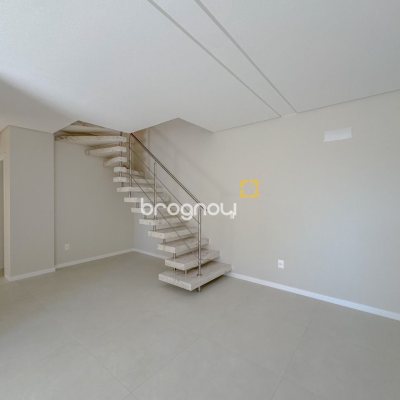 Cobertura com 107m², 3 quartos (sendo 2 suítes), 2 garagens, no bairro Trindade em Florianópolis
