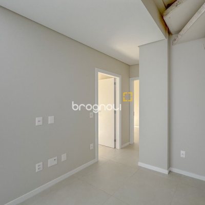 Cobertura com 107m², 3 quartos (sendo 2 suítes), 2 garagens, no bairro Trindade em Florianópolis