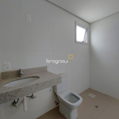 Apartamento com 75m², 2 quartos (sendo 1 suíte), 2 garagens, no bairro Itacorubi em Florianópolis