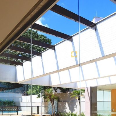 Apartamento com 75m², 2 quartos (sendo 1 suíte), 2 garagens, no bairro Itacorubi em Florianópolis