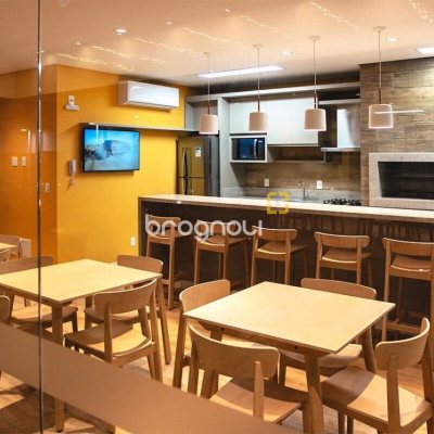 Apartamento com 75m², 2 quartos (sendo 1 suíte), 2 garagens, no bairro Itacorubi em Florianópolis