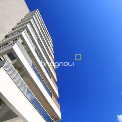 Apartamento com 75m², 2 quartos (sendo 1 suíte), 2 garagens, no bairro Itacorubi em Florianópolis