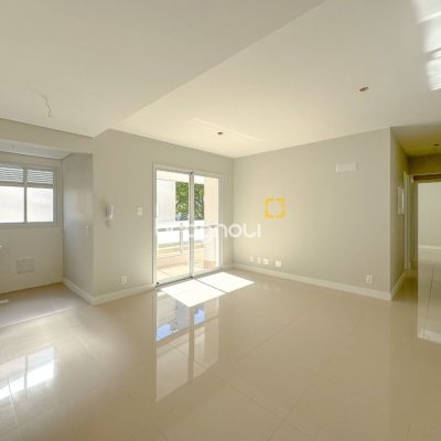 Apartamento com 76m², 2 quartos (sendo 1 suíte), 2 garagens, no bairro Itacorubi em Florianópolis