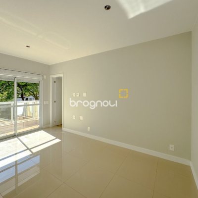 Apartamento com 76m², 2 quartos (sendo 1 suíte), 2 garagens, no bairro Itacorubi em Florianópolis