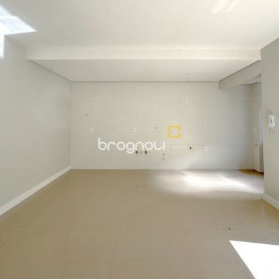 Apartamento com 76m², 2 quartos (sendo 1 suíte), 2 garagens, no bairro Itacorubi em Florianópolis