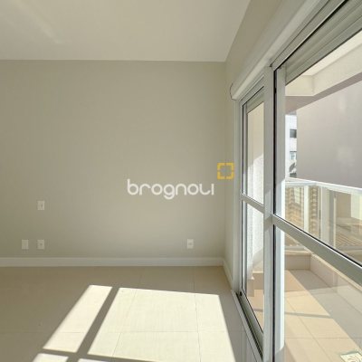 Apartamento com 76m², 2 quartos (sendo 1 suíte), 2 garagens, no bairro Itacorubi em Florianópolis