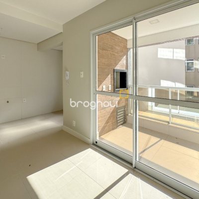 Apartamento com 76m², 2 quartos (sendo 1 suíte), 2 garagens, no bairro Itacorubi em Florianópolis