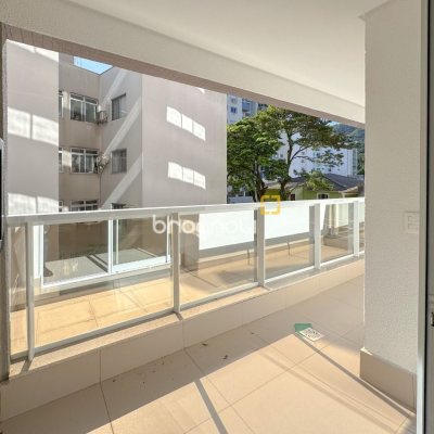 Apartamento com 76m², 2 quartos (sendo 1 suíte), 2 garagens, no bairro Itacorubi em Florianópolis