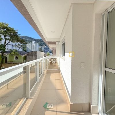Apartamento com 76m², 2 quartos (sendo 1 suíte), 2 garagens, no bairro Itacorubi em Florianópolis