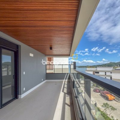 Apartamento com 166m², 3 quartos (sendo 3 suítes), 3 garagens, no bairro João Paulo em Florianópolis