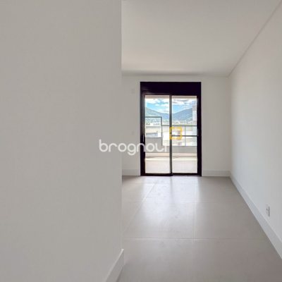 Apartamento com 166m², 3 quartos (sendo 3 suítes), 3 garagens, no bairro João Paulo em Florianópolis