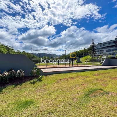Apartamento com 166m², 3 quartos (sendo 3 suítes), 3 garagens, no bairro João Paulo em Florianópolis