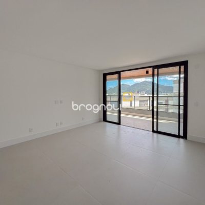 Apartamento com 166m², 3 quartos (sendo 3 suítes), 3 garagens, no bairro João Paulo em Florianópolis