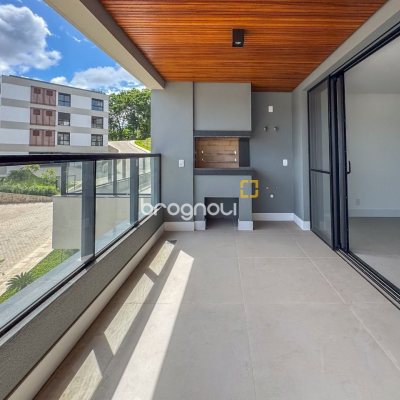 Apartamento com 166m², 3 quartos (sendo 3 suítes), 3 garagens, no bairro João Paulo em Florianópolis