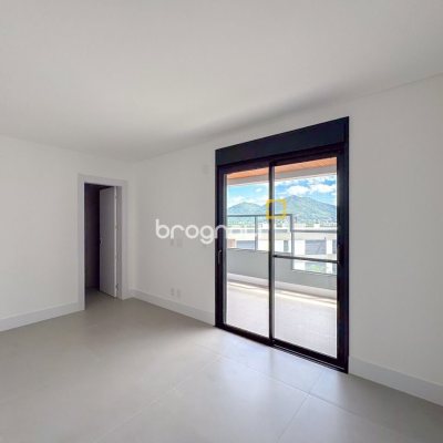 Apartamento com 166m², 3 quartos (sendo 3 suítes), 3 garagens, no bairro João Paulo em Florianópolis