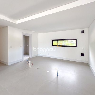 Apartamento com 166m², 3 quartos (sendo 3 suítes), 3 garagens, no bairro João Paulo em Florianópolis