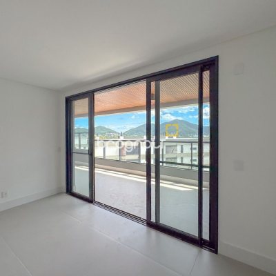 Apartamento com 166m², 3 quartos (sendo 3 suítes), 3 garagens, no bairro João Paulo em Florianópolis