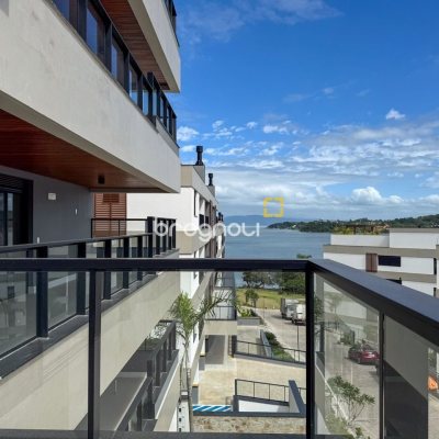 Apartamento com 163m², 3 quartos (sendo 3 suítes), 2 garagens, no bairro João Paulo em Florianópolis