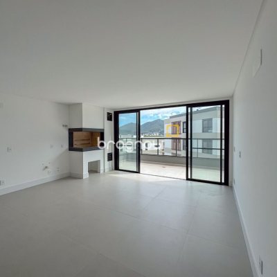 Apartamento com 163m², 3 quartos (sendo 3 suítes), 2 garagens, no bairro João Paulo em Florianópolis
