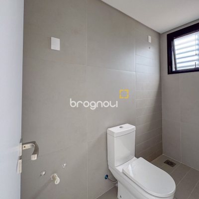 Apartamento com 163m², 3 quartos (sendo 3 suítes), 2 garagens, no bairro João Paulo em Florianópolis