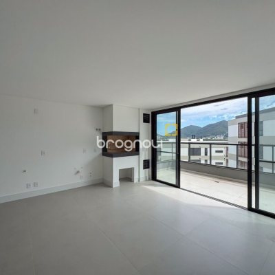 Apartamento com 163m², 3 quartos (sendo 3 suítes), 2 garagens, no bairro João Paulo em Florianópolis