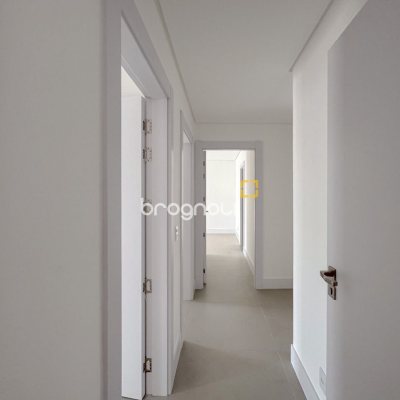 Apartamento com 163m², 3 quartos (sendo 3 suítes), 2 garagens, no bairro João Paulo em Florianópolis