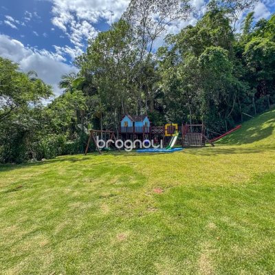 Apartamento com 134m², 3 quartos (sendo 3 suítes), 2 garagens, no bairro João Paulo em Florianópolis
