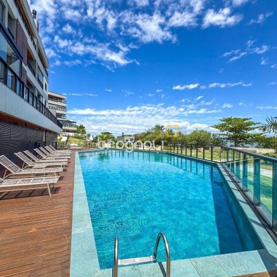 Apartamento com 134m², 3 quartos (sendo 3 suítes), 2 garagens, no bairro João Paulo em Florianópolis