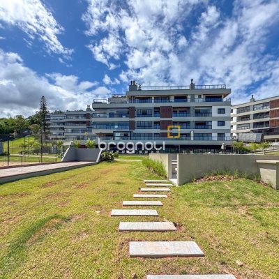 Apartamento com 166m², 3 quartos (sendo 3 suítes), 3 garagens, no bairro João Paulo em Florianópolis