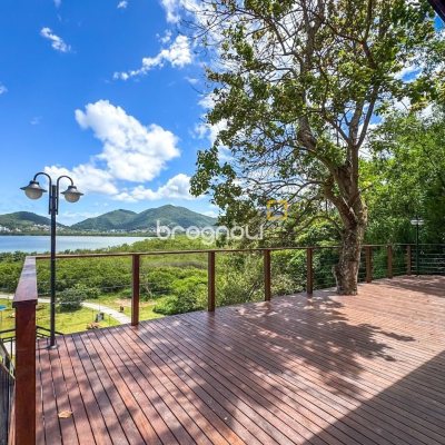 Apartamento com 166m², 3 quartos (sendo 3 suítes), 3 garagens, no bairro João Paulo em Florianópolis
