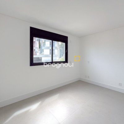 Apartamento com 166m², 3 quartos (sendo 3 suítes), 3 garagens, no bairro João Paulo em Florianópolis