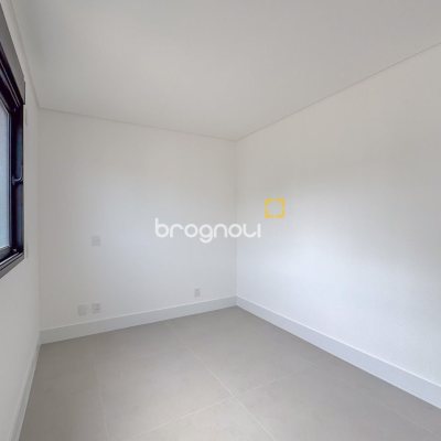 Apartamento com 166m², 3 quartos (sendo 3 suítes), 3 garagens, no bairro João Paulo em Florianópolis