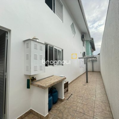 Casa com 210m², 3 quartos (sendo 2 suítes), 3 garagens, no bairro Ingleses em Florianópolis