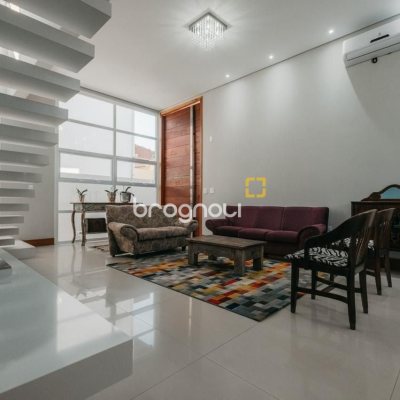 Casa de Condomínio com 287m², 4 quartos (sendo 4 suítes), 2 garagens, no bairro Vargem Grande em Florianópolis