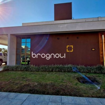 Casa de Condomínio com 287m², 4 quartos (sendo 4 suítes), 2 garagens, no bairro Vargem Grande em Florianópolis
